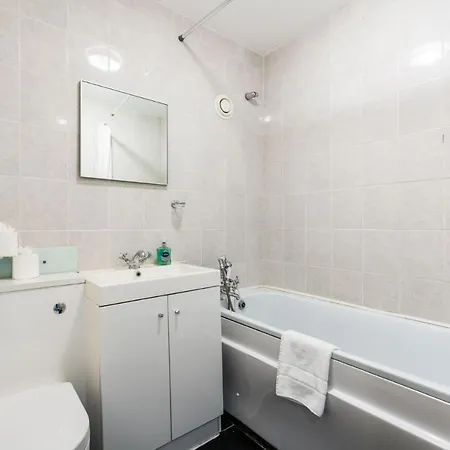 A Skyhigh Stay For 2 In Vauxhall London Exterior photo