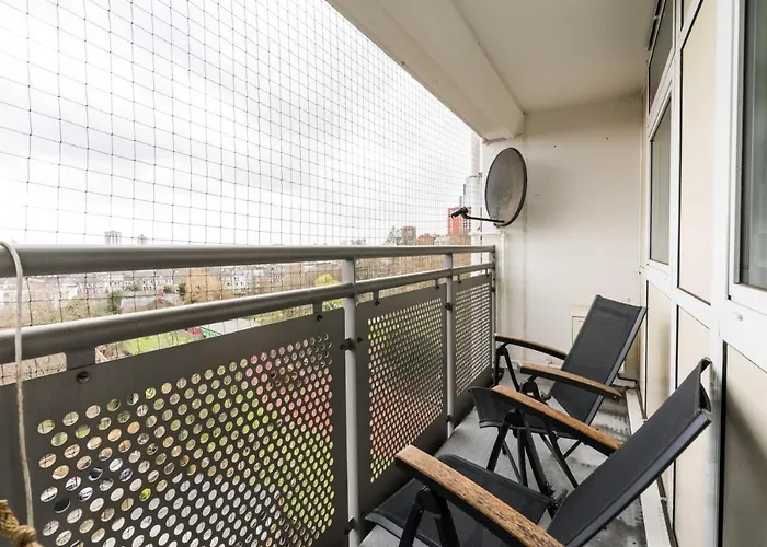 A Skyhigh Stay For 2 In Vauxhall London