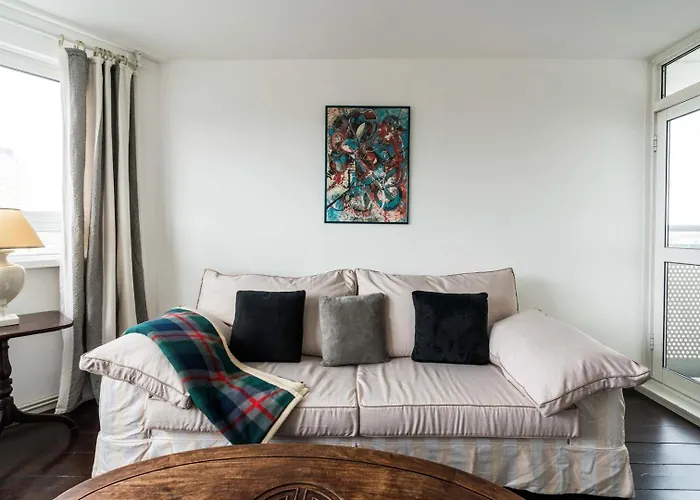 A Skyhigh Stay For 2 In Vauxhall London