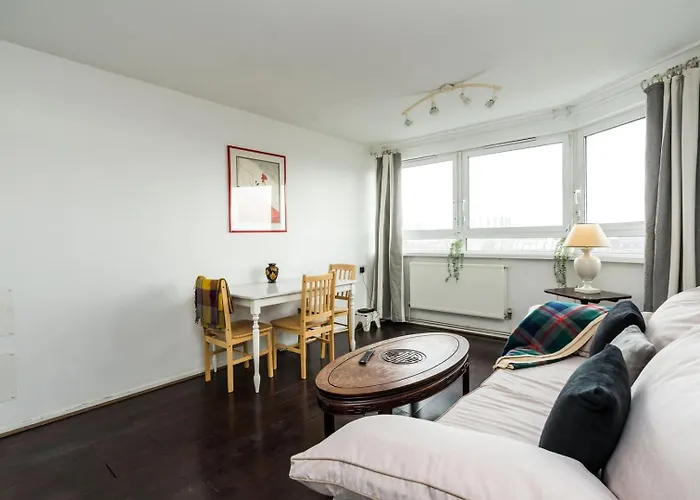 A Skyhigh Stay For 2 In Vauxhall London